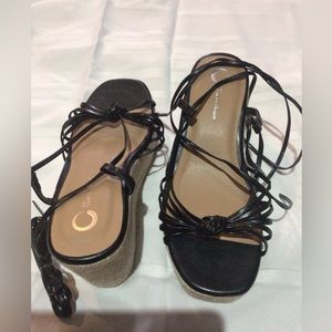 New 8.5 comfort foam sandles